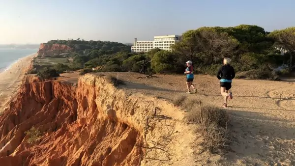 Gruppe von Läufern von Laufsport Jäkel im Laufcamp Portugal